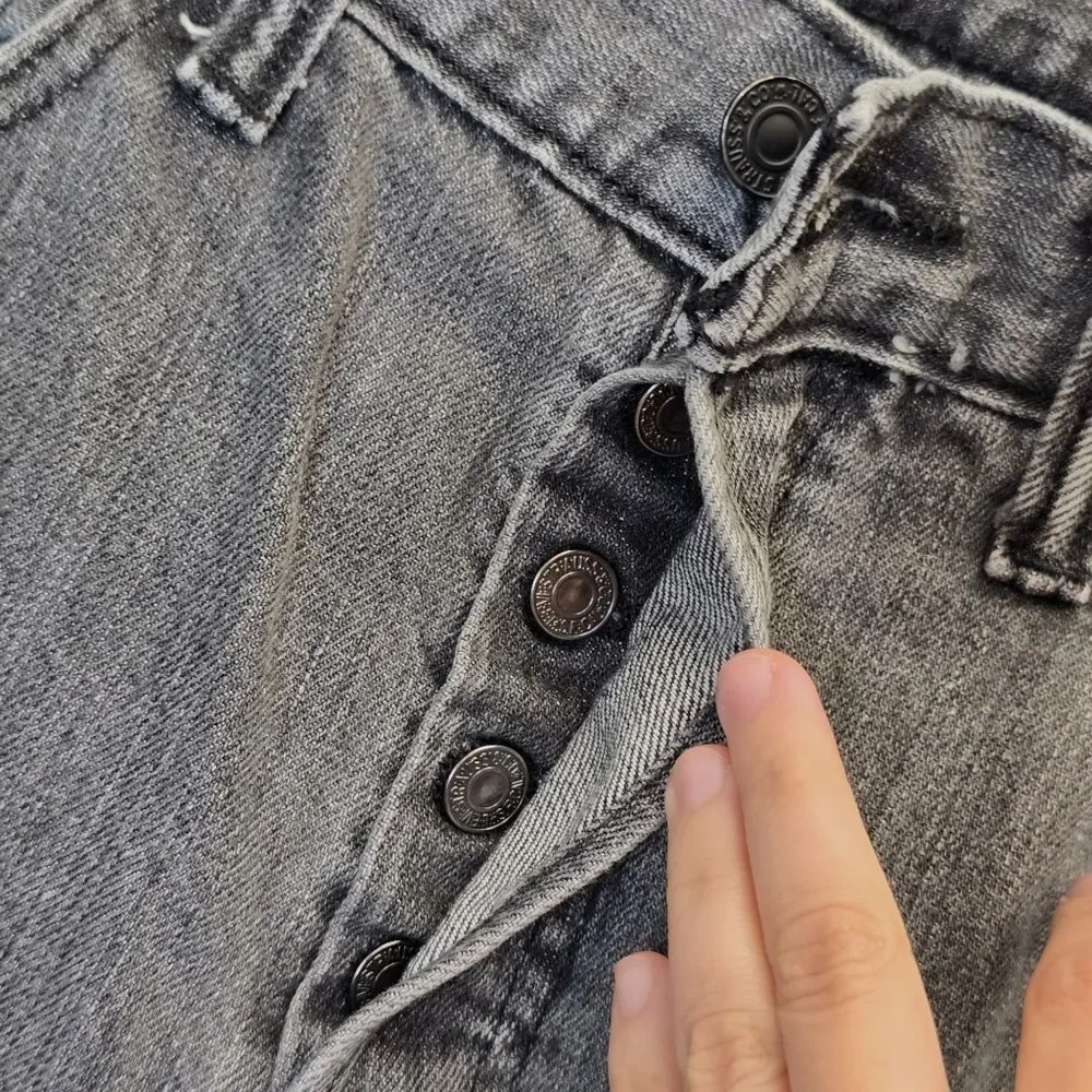 Levi's 501 Men's 32x32 Striaght Fit Stone Washed Gray Denim Jeans 501-6275
